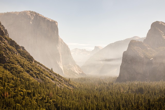 yosemite-national-park-1846463_640.jpg